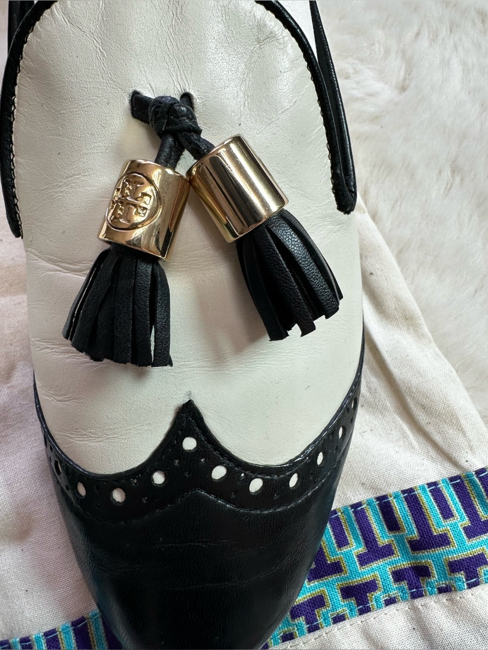 Tory Burch Two-Tone Black and White Flats - Picture 7 of 7